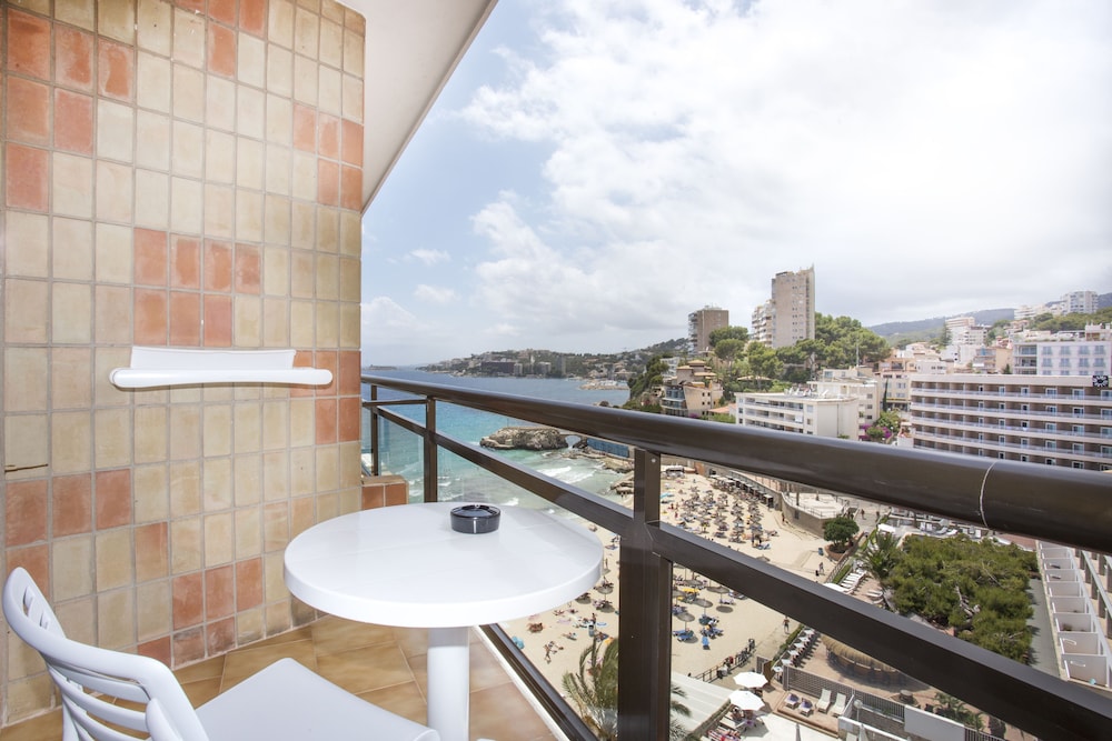 Family Room, Partial Sea View (2 Adults + 2 Children) photo 3