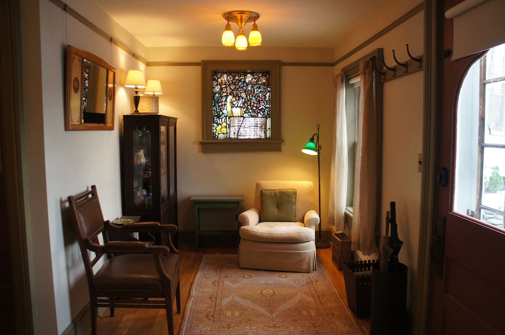 Romantic Double Room (The Gardener's Room) photo 2