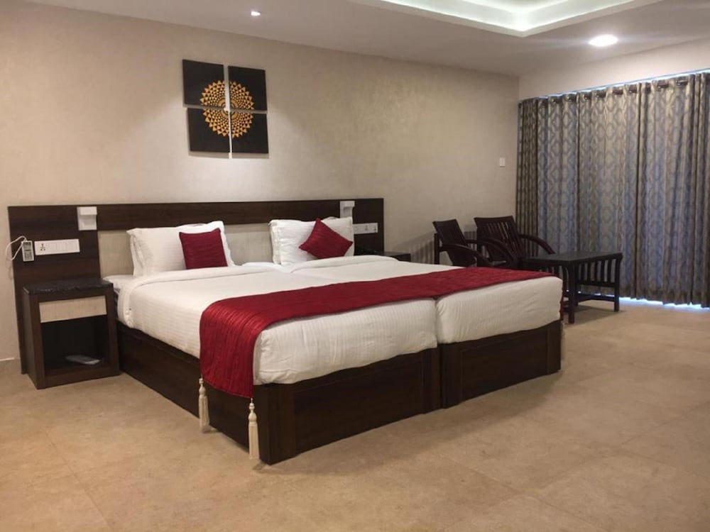 Executive Room - Photo 1