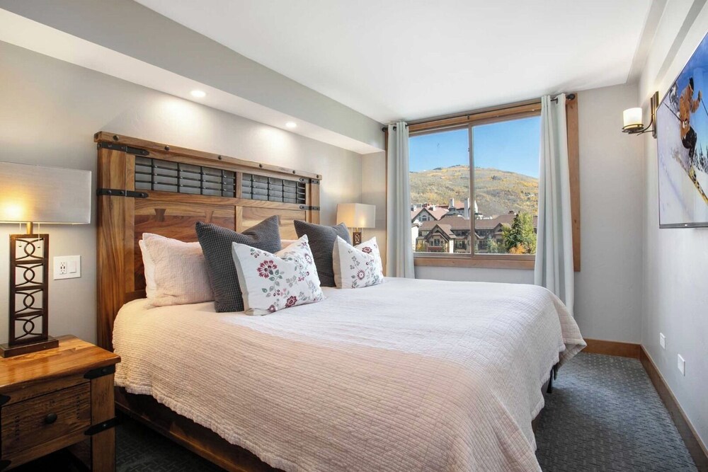 Condo, 2 Bedrooms 2 Bathrooms (Diamond 900 Square Foot Condominium) - Photo 3