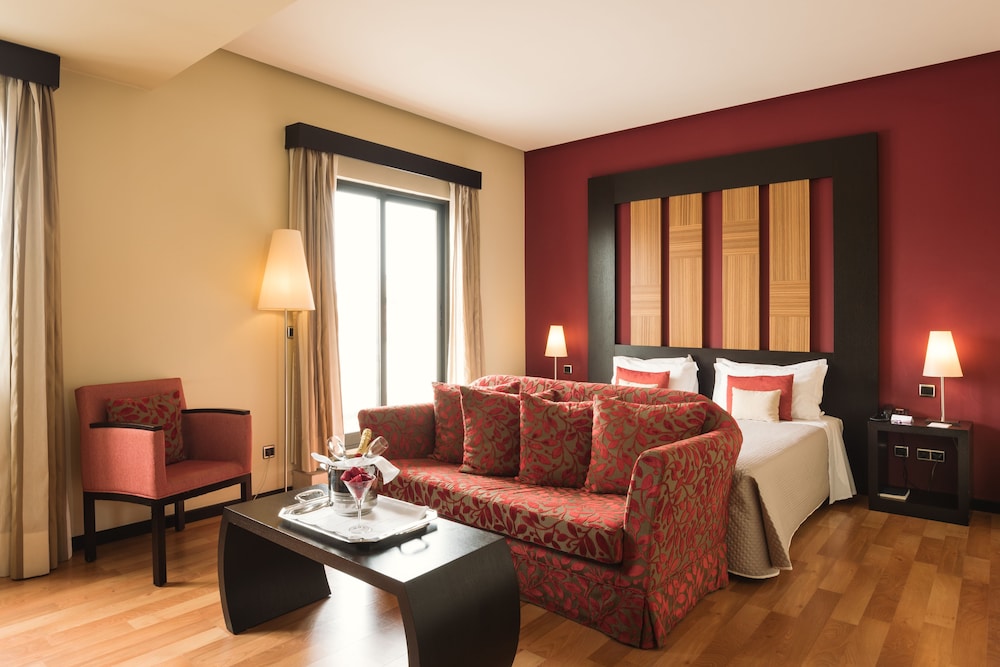 Panoramic Room - Photo 2