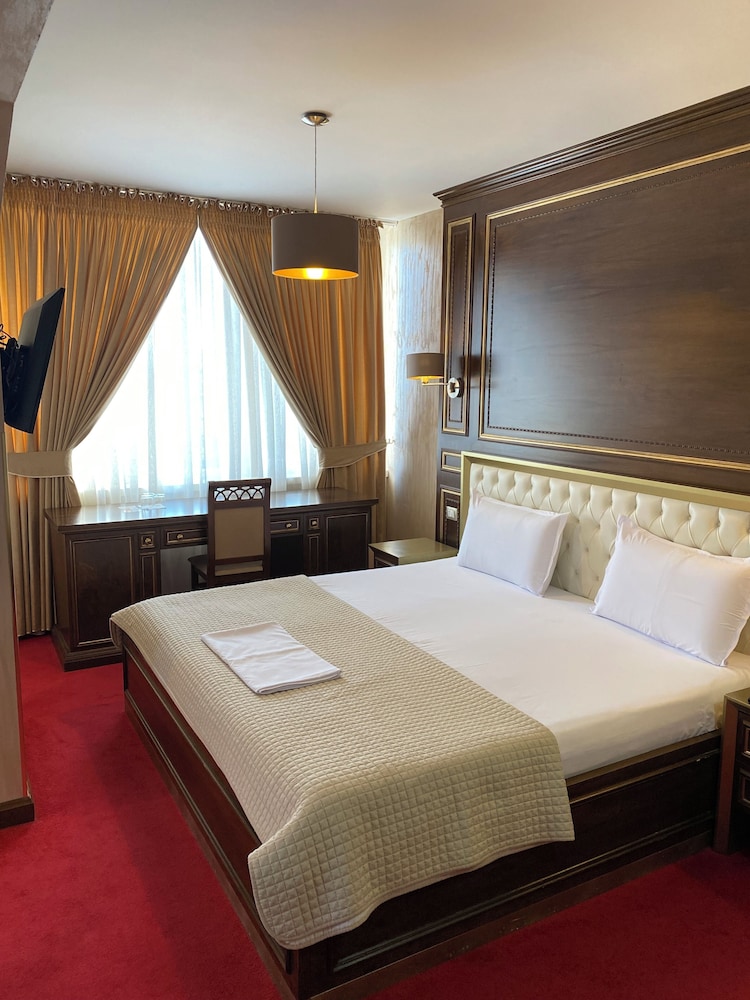 Luxury Triple Room