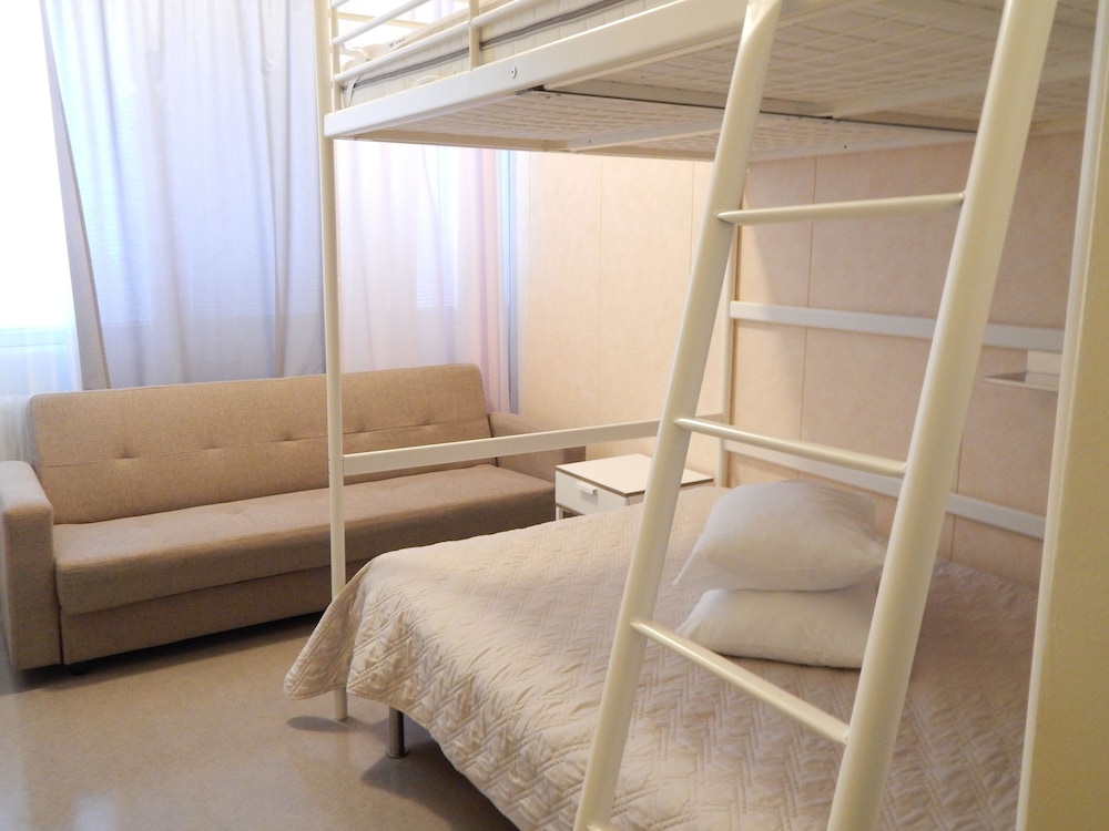 Basic Twin Room, Shared Bathroom - Photo 2