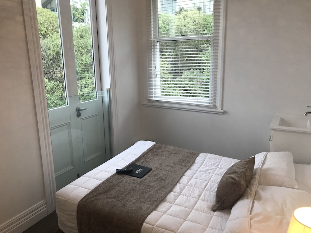 Classic Room, Shared Bathroom, Partial Sea View photo 2