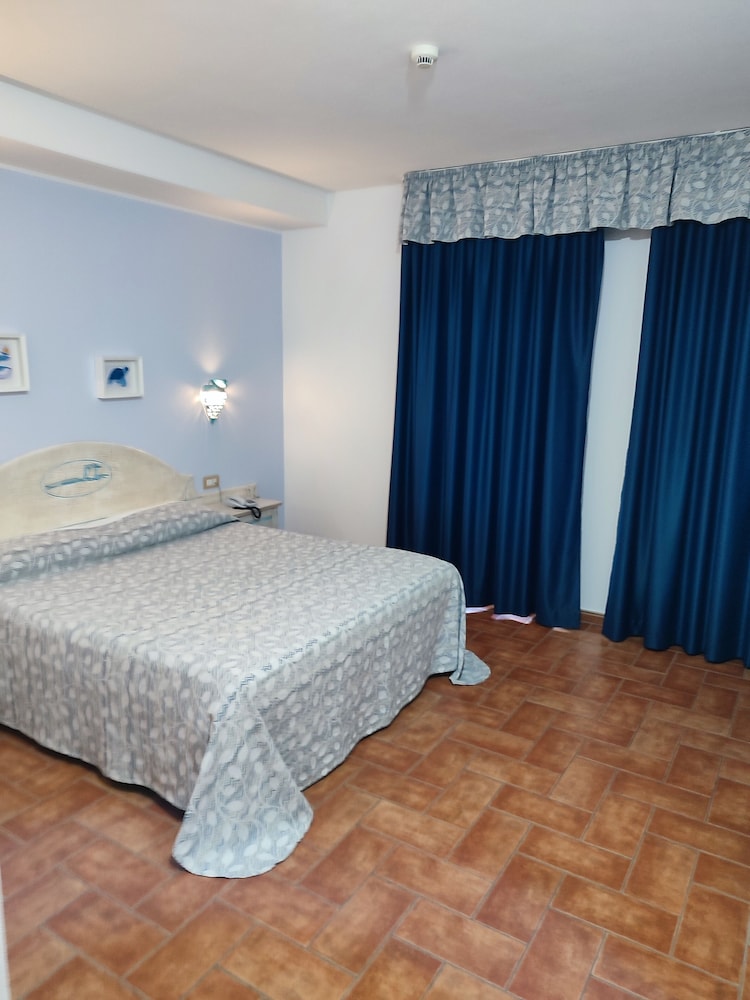 Comfort Room, Accessible