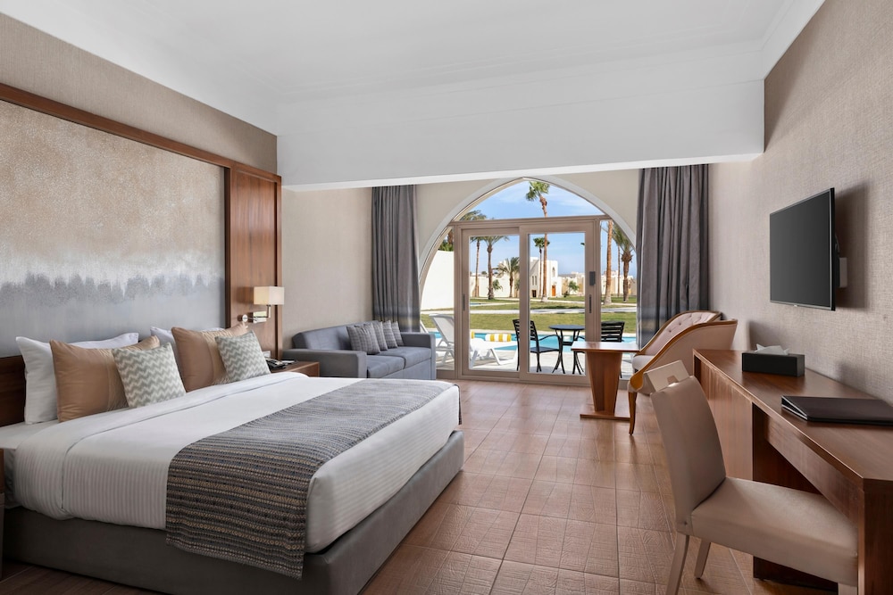 Lagoon Duplex Swim Up Suite