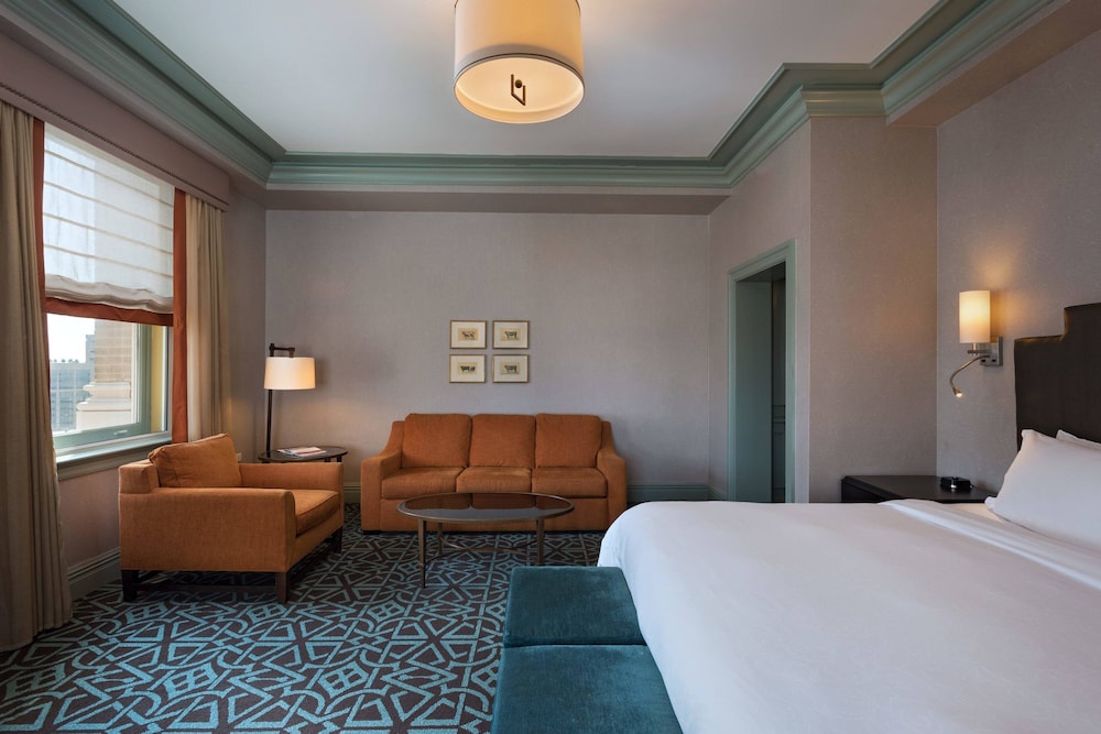 Deluxe Room, 1 King Bed, City View - Photo 6