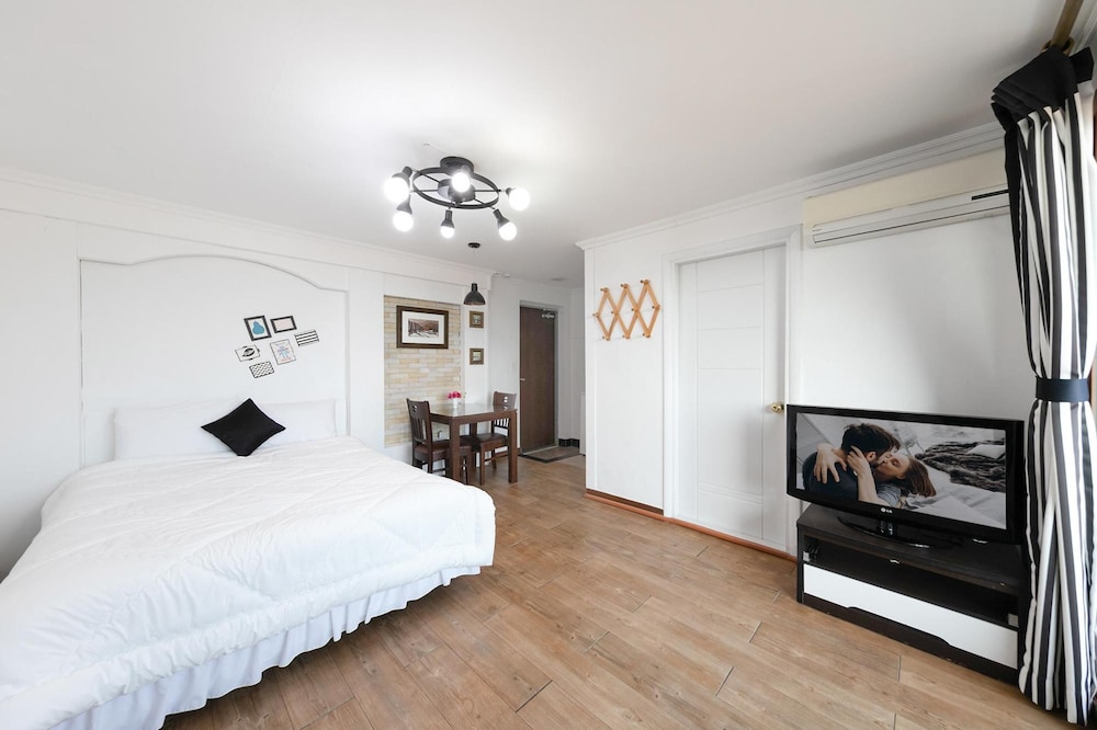 Basic Room, 1 Bedroom (Shapran 201(Ocean View)) - Photo 8