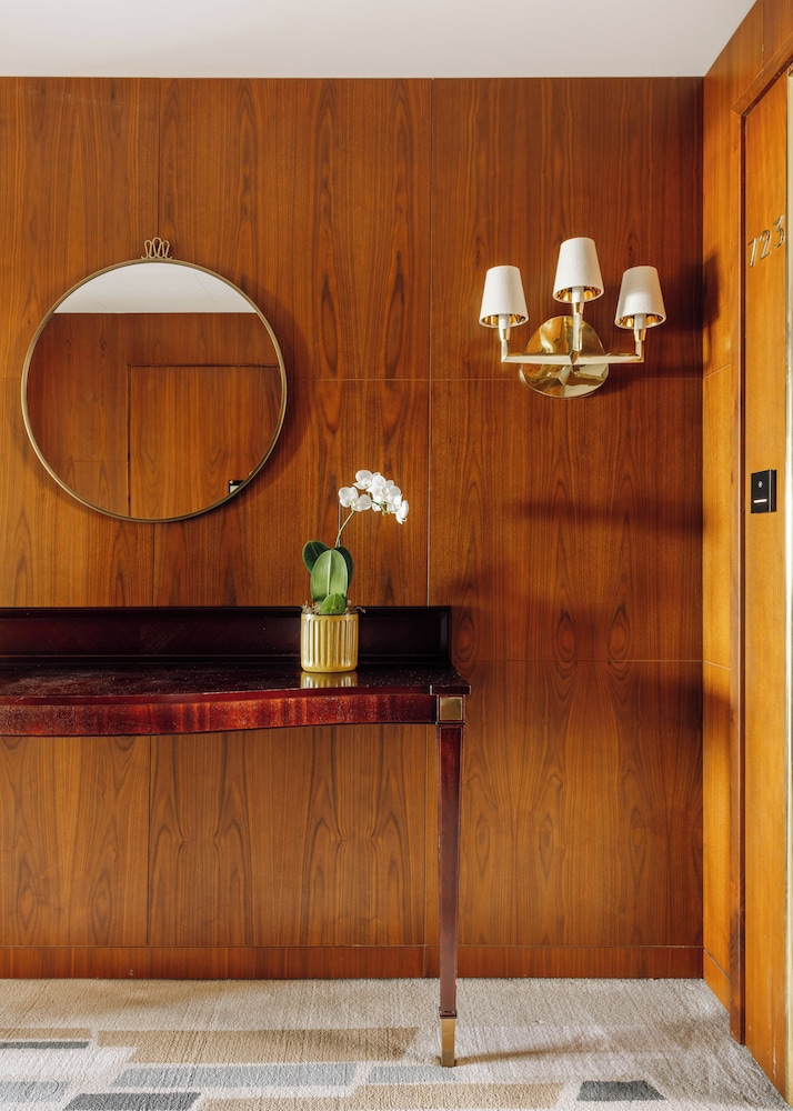 Grand Suite, 1 Bedroom thumbnail 5