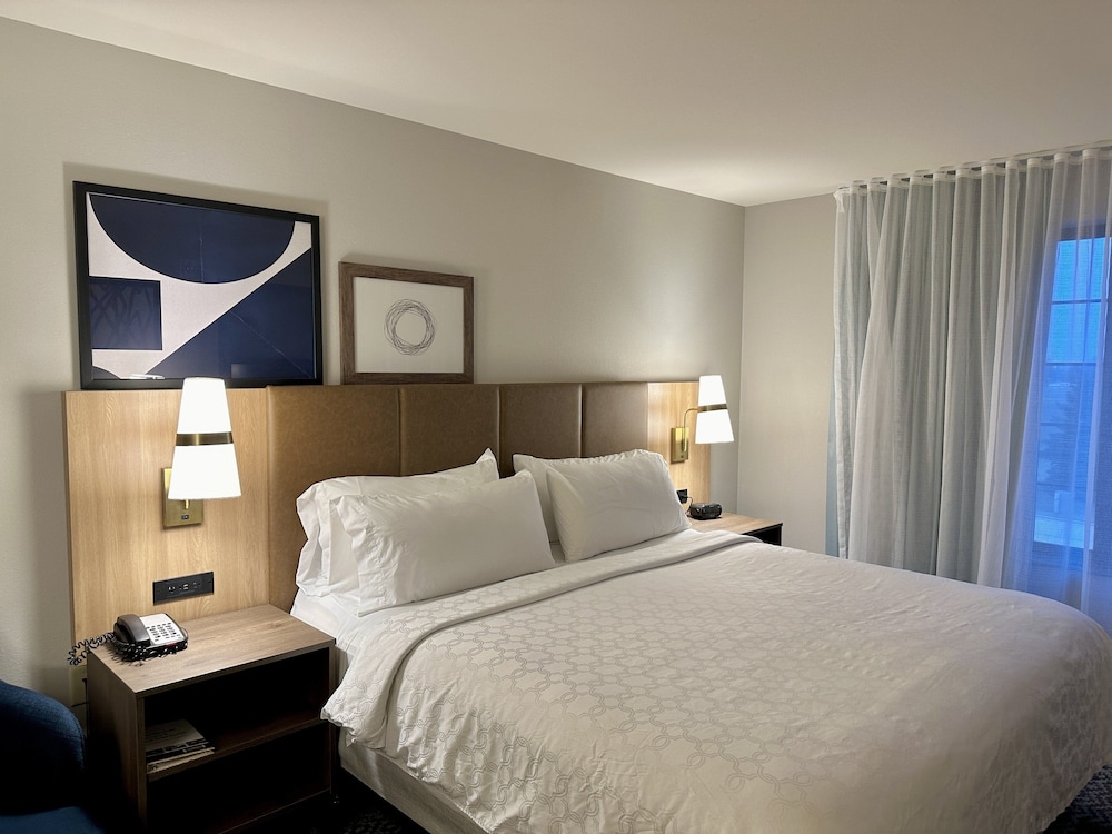 Room, 1 Queen Bed, Accessible, Kitchen (Communications, Mobility, Access Tub) - Photo 1
