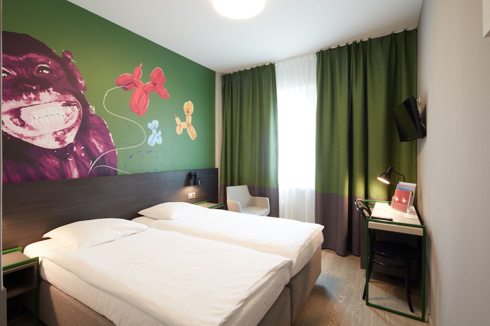 Standard Twin Room, 2 Twin Beds photo 2