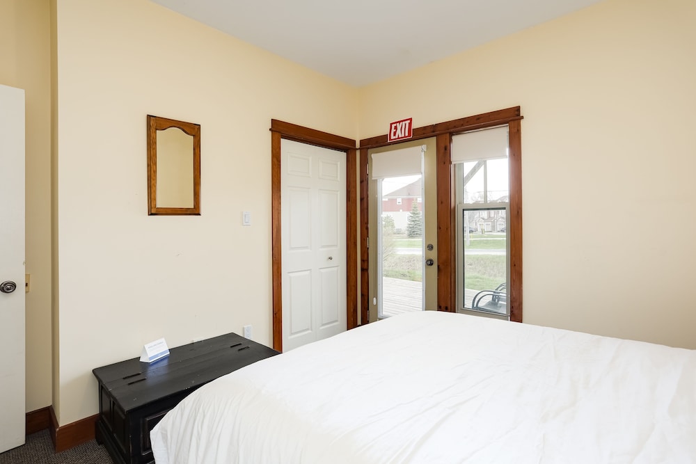 Chalet, 5 Bedrooms (BV 1 - Aurora Chalet, Pool Access) photo 3