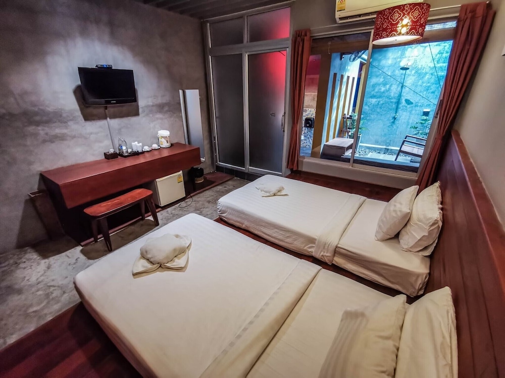 Deluxe Room, 2 Twin Beds - Photo 4