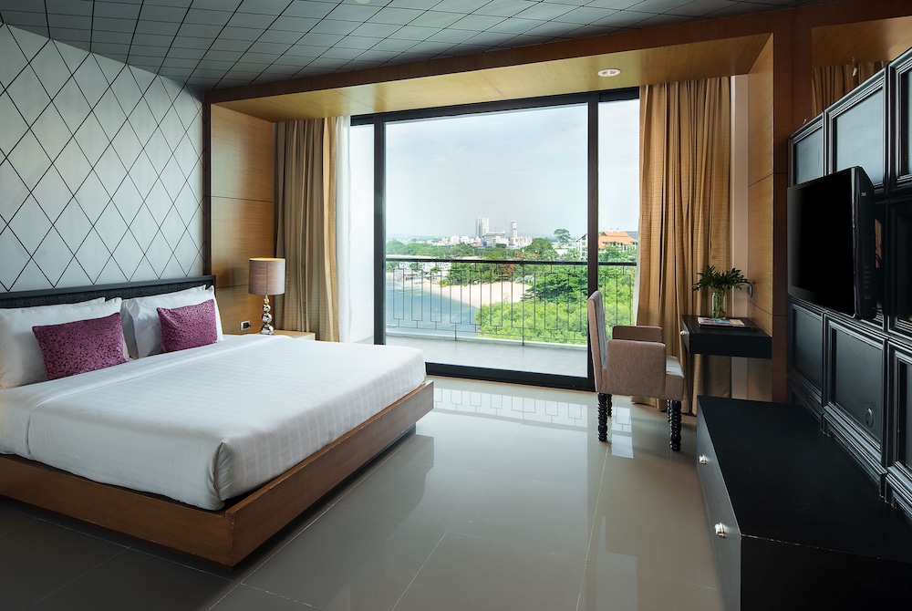 Way Suite Sea View thumbnail 5