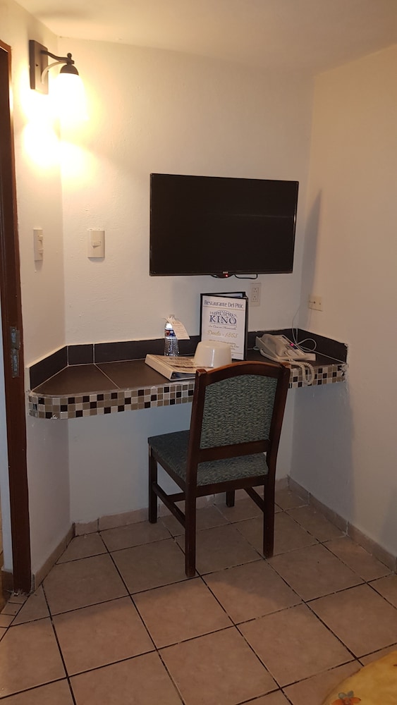 Basic Room - Photo 9