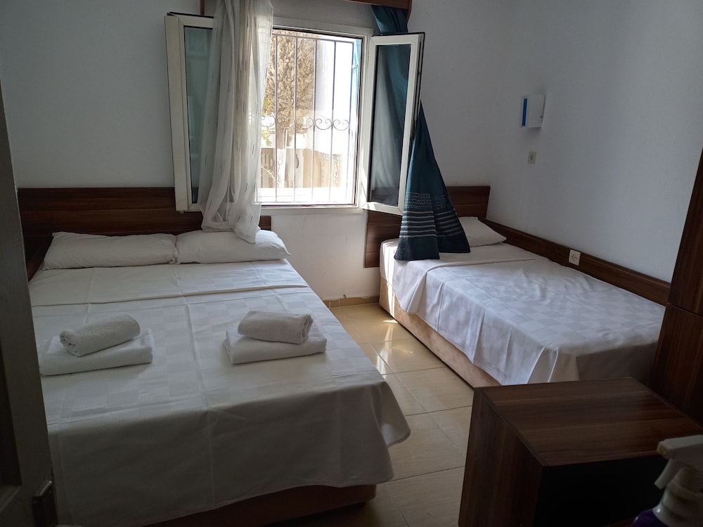 Standard Double or Twin Room - Photo 2