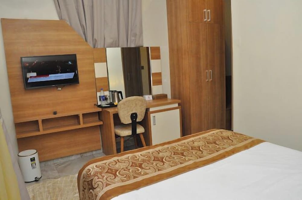 Economy Room, Balcony, City View photo 3