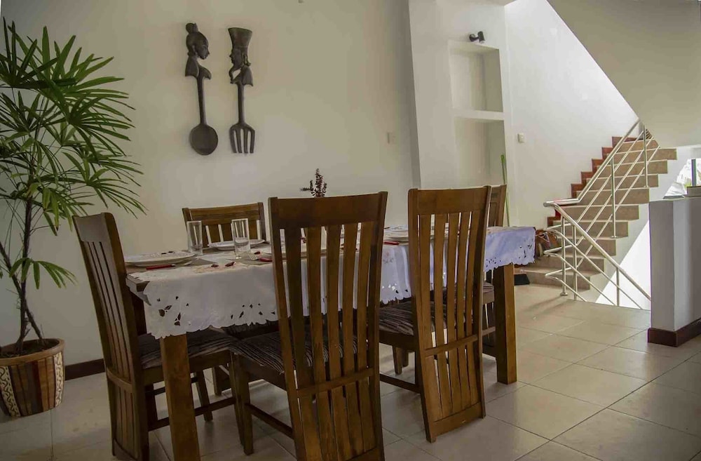 Elite Villa photo 2