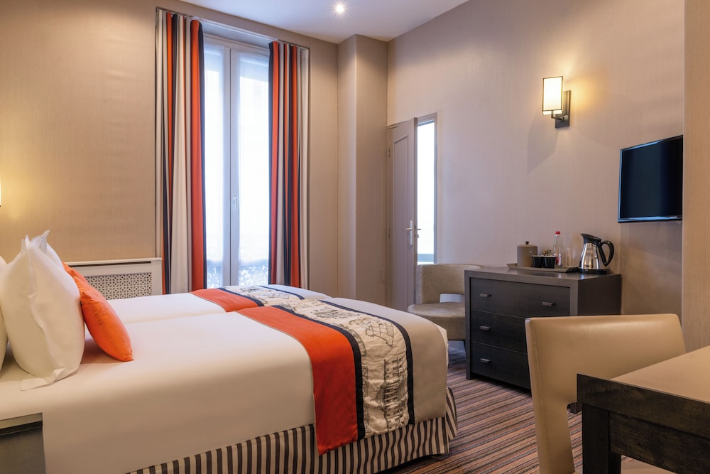 Superior Double or Twin Room photo 2