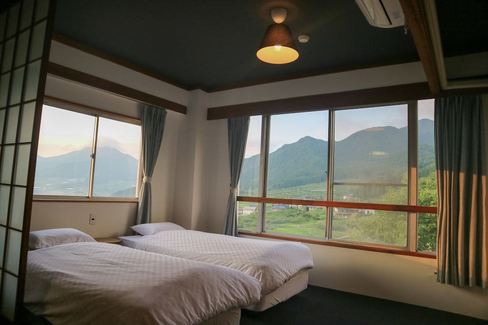 Japanese Western Style Room photo 3