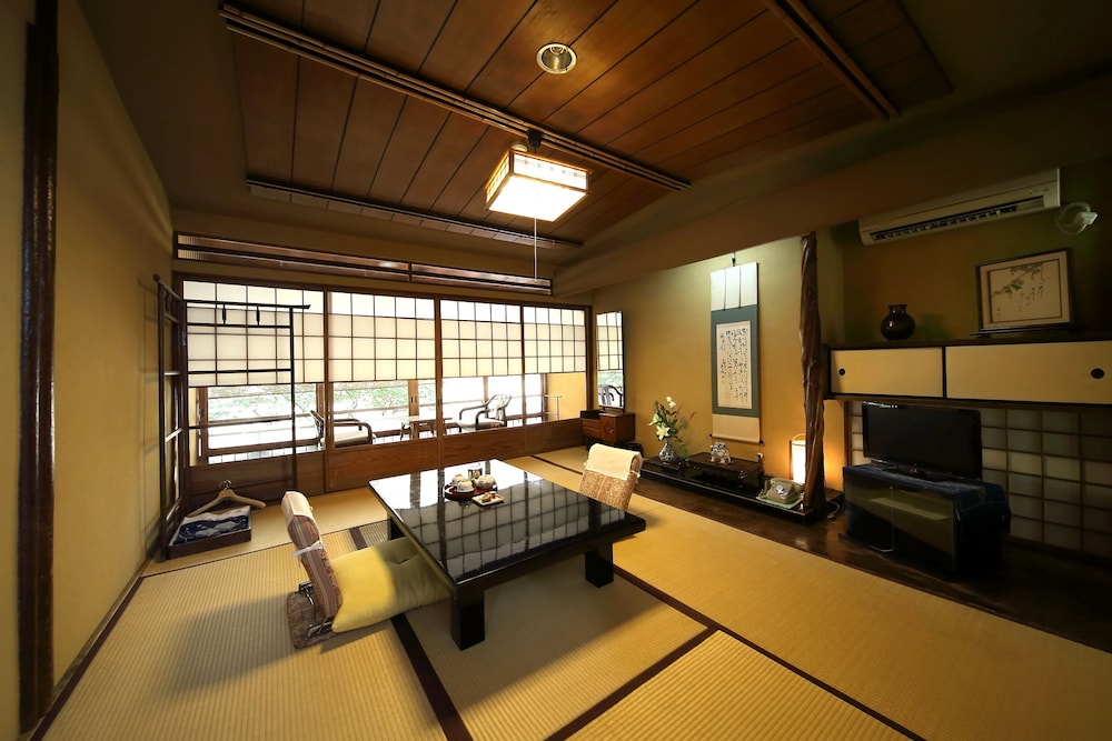 Japanese Style Standard Room with Shared Bathroom (MATSU) photo 1