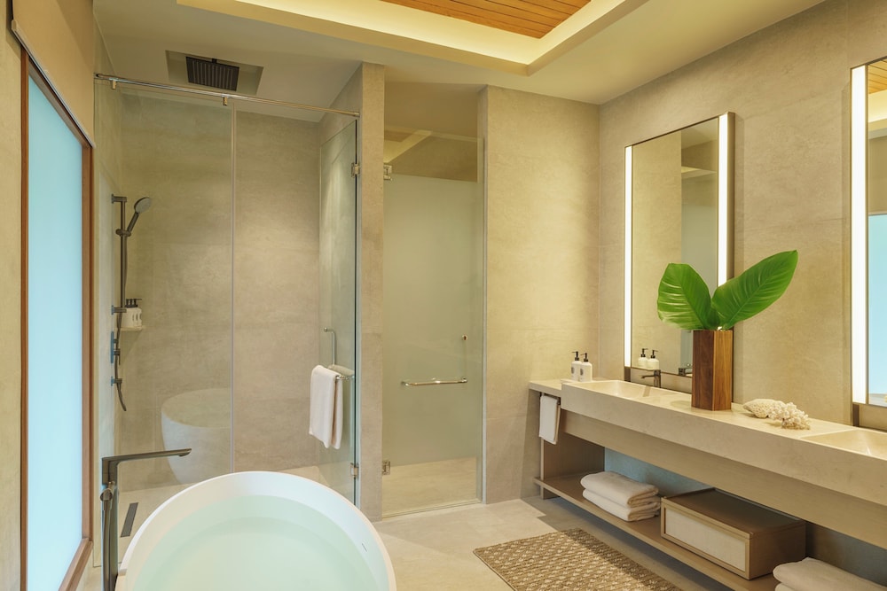 Two Bedroom Beach House With Pool - Photo 5