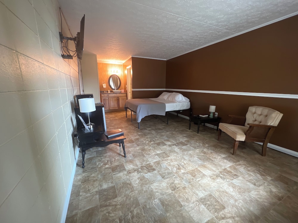 Economy Double or Twin Room photo 2