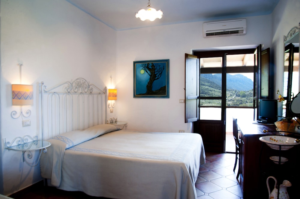 Double or Twin Room, Garden View photo 2