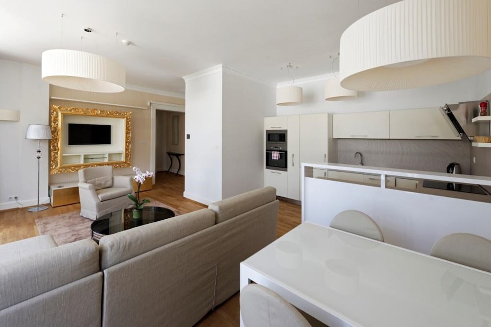 Comfort Suite, 1 Bedroom, Lake View photo 1