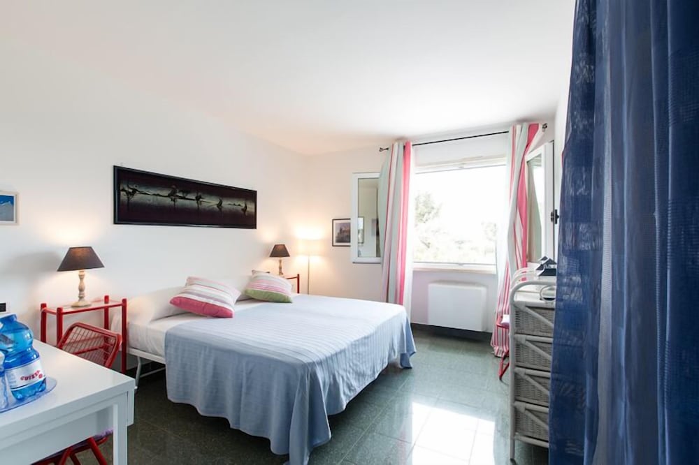 Superior Double or Twin Room, Garden View (Lanterne) photo 3