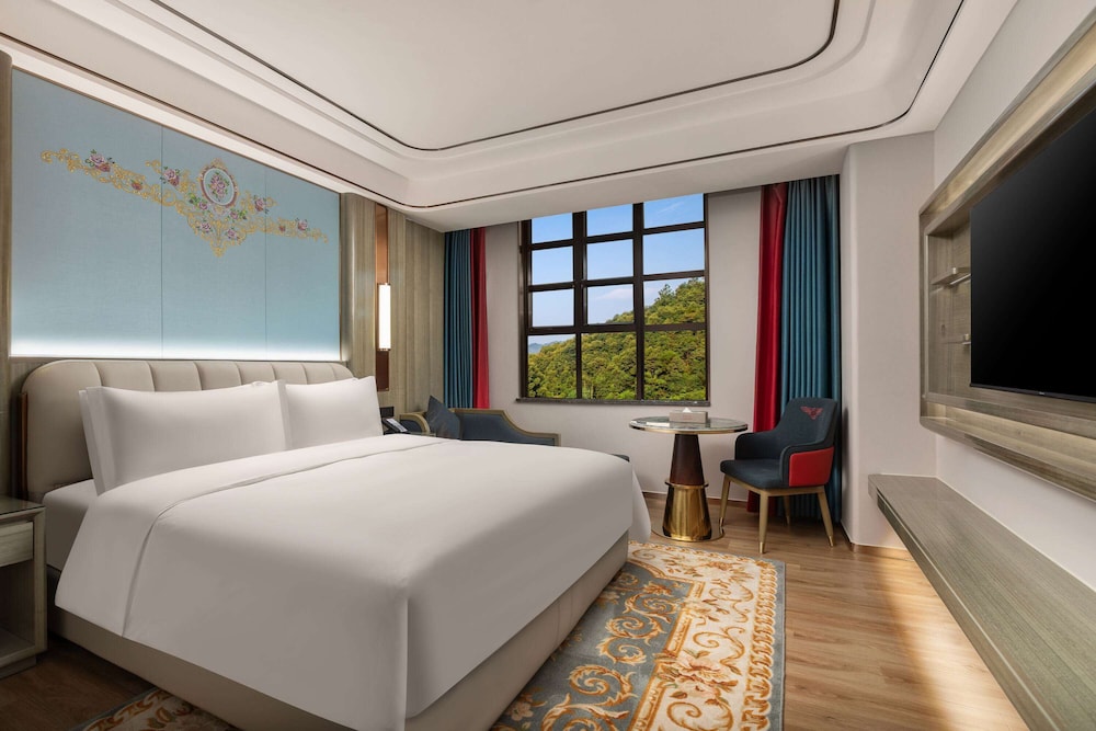 Superior Room, 1 King Bed, Non Smoking photo 1