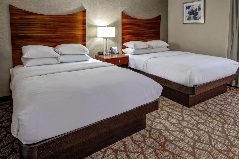 Room, 2 Queen Beds, Refrigerator - Photo 5