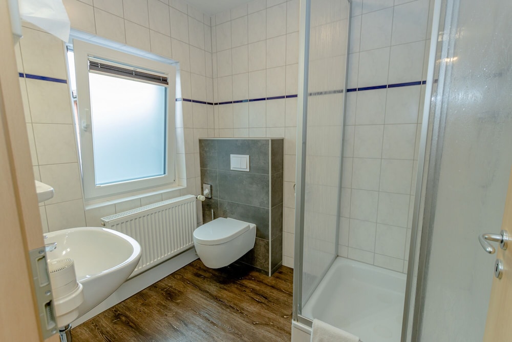 Classic Double Room Single Use, 2 Twin Beds photo 3