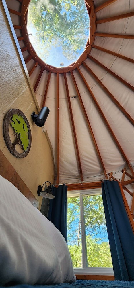 Traditional Bungalow, 1 Queen Bed, Patio, Resort View