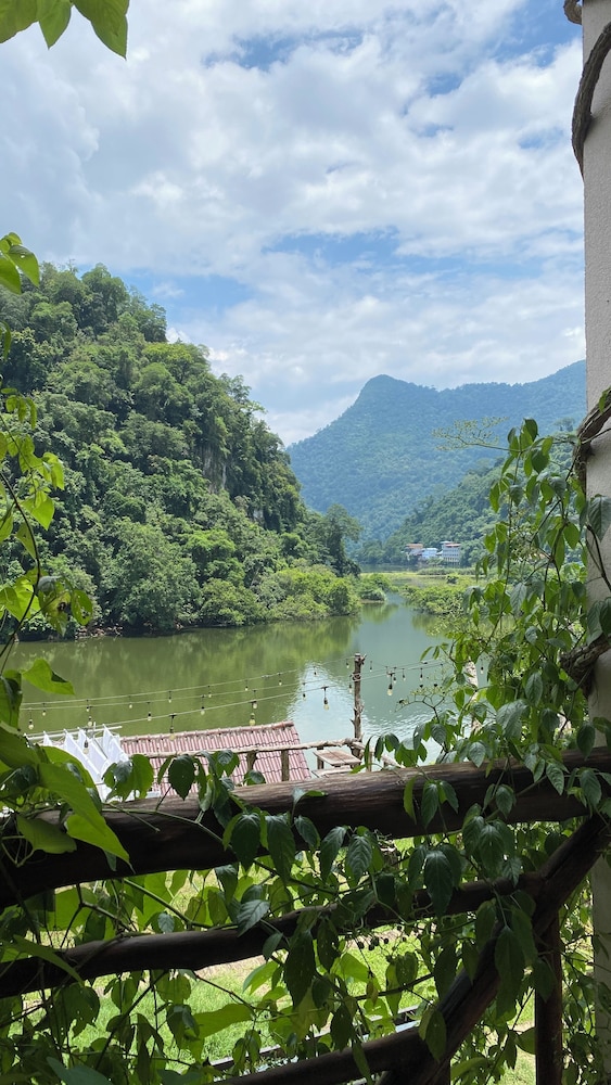 Economy Shared Dormitory, Mixed Dorm, 2 Bathrooms, Lake View