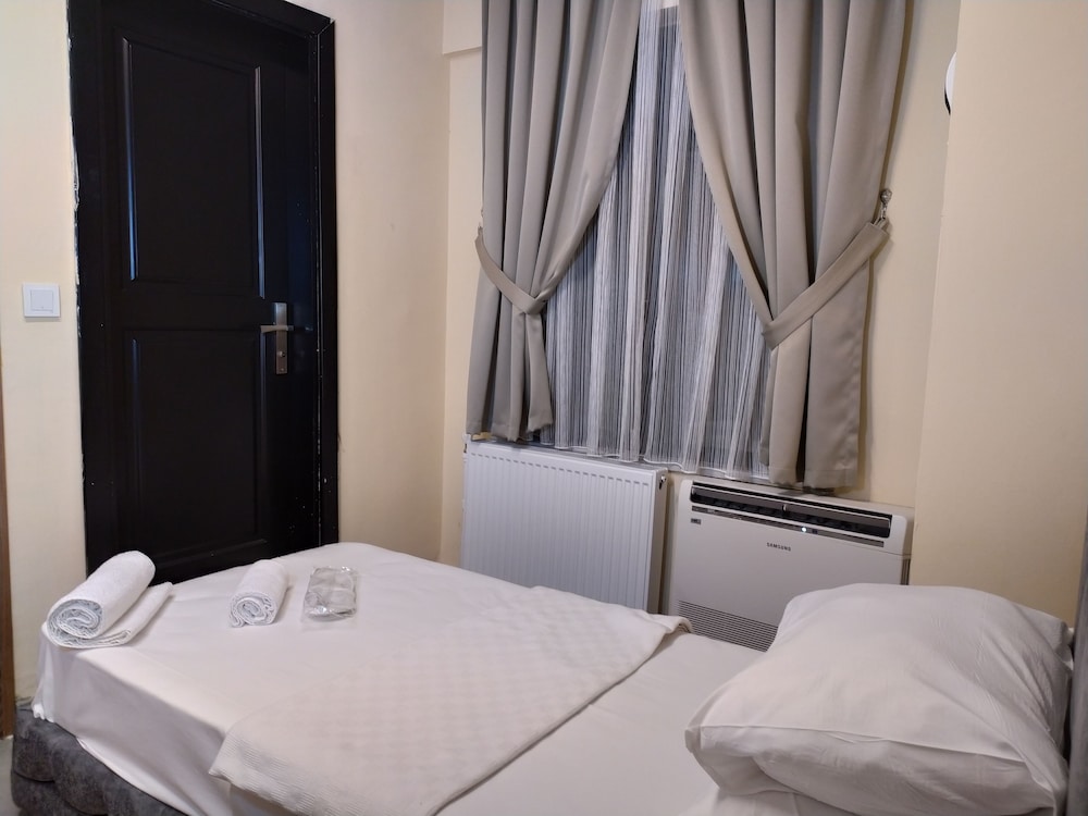 Economy Twin Room photo 1