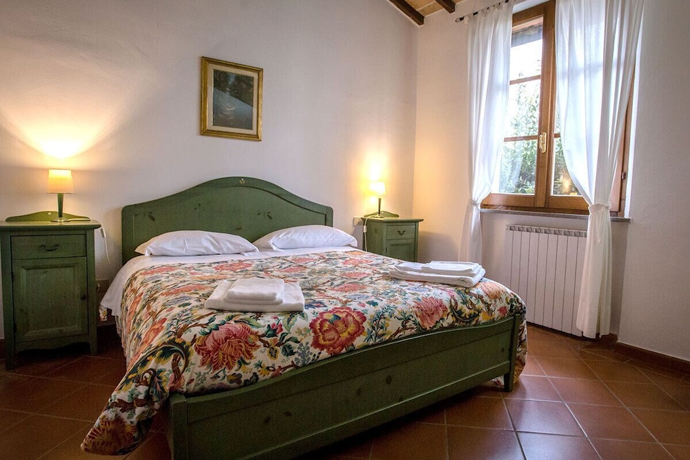 Classic Apartment, 1 Queen Bed with Sofa bed, Patio, Garden View photo 1
