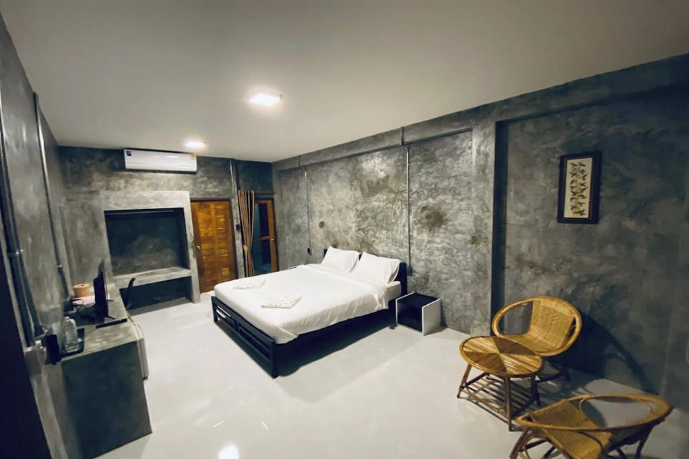 Deluxe Double Room - Photo 8