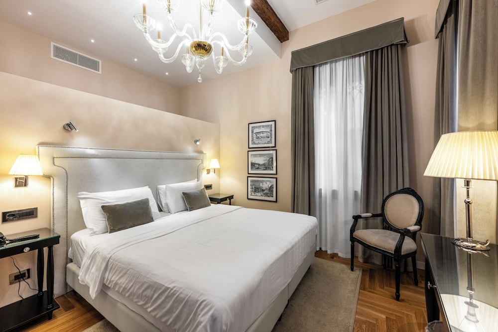 Deluxe Double or Twin Room, Canal View, Annex Building photo 1