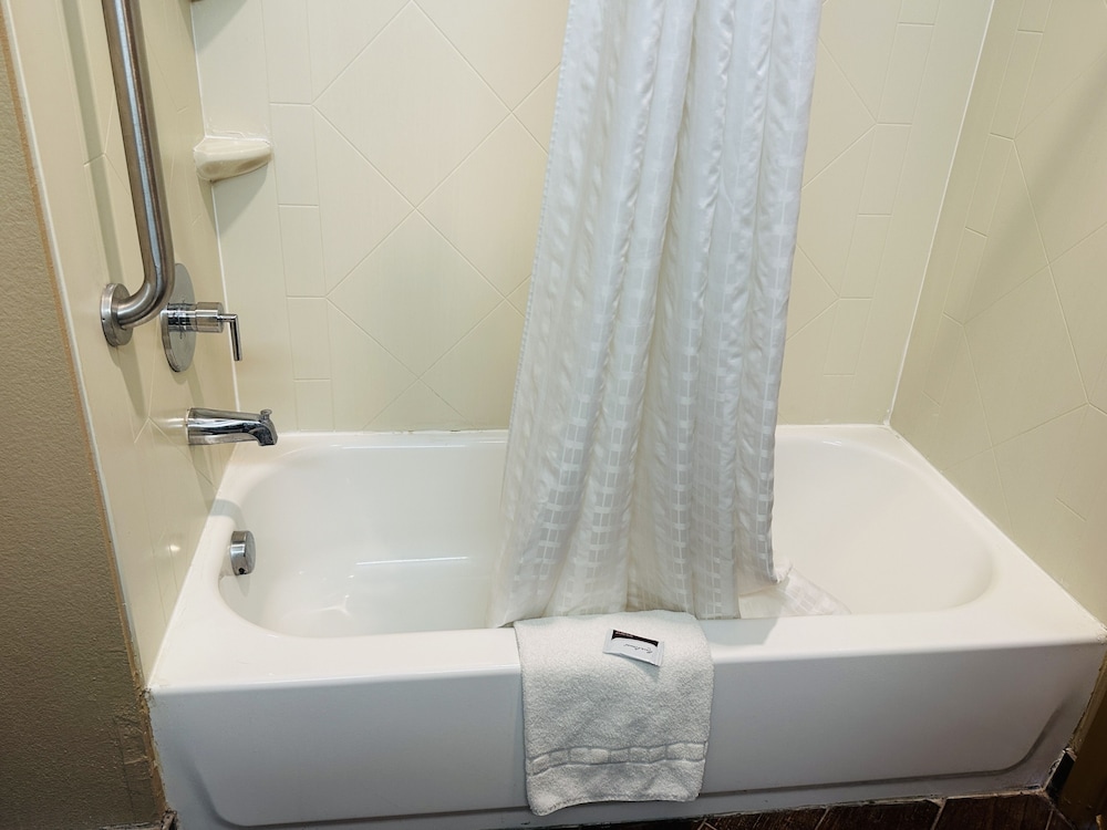 Room, 1 King Bed with Sofa bed - Fully Refundable photo 3