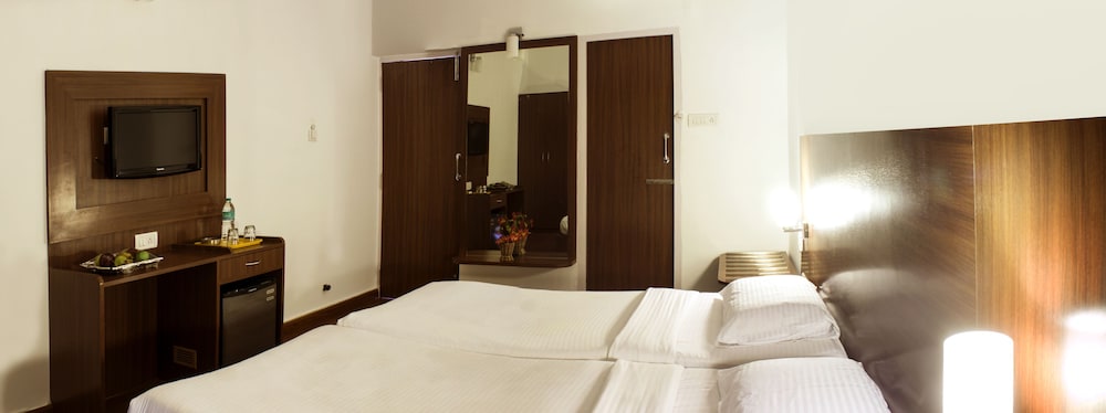 Deluxe Room - Photo 6