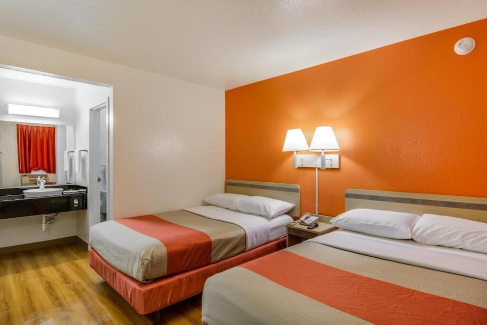 Deluxe Room, 2 Double Beds, Non Smoking, Refrigerator photo 2