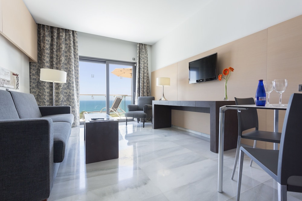 Junior Suite, Balcony, Beach View (3 adults)