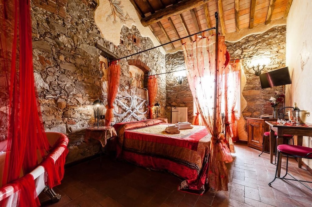 Romantic Studio Suite, 1 Queen Bed, Non Smoking, Garden View photo 1