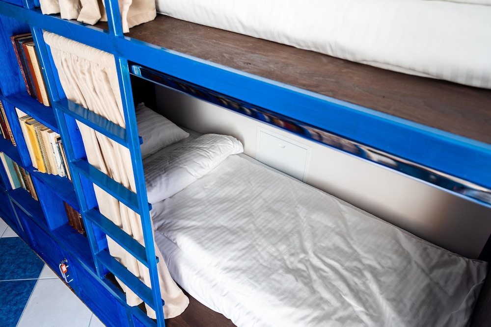 One Bed in 8-Bed Mixed Dormitory Room photo 2