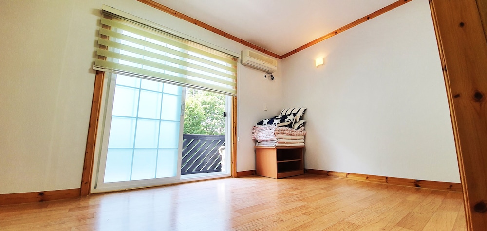 Standard Room photo 2