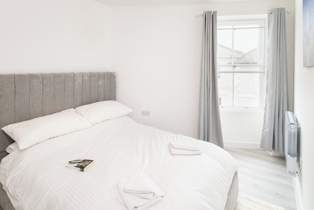 Apt 8: One Bedroom Superior, with View
