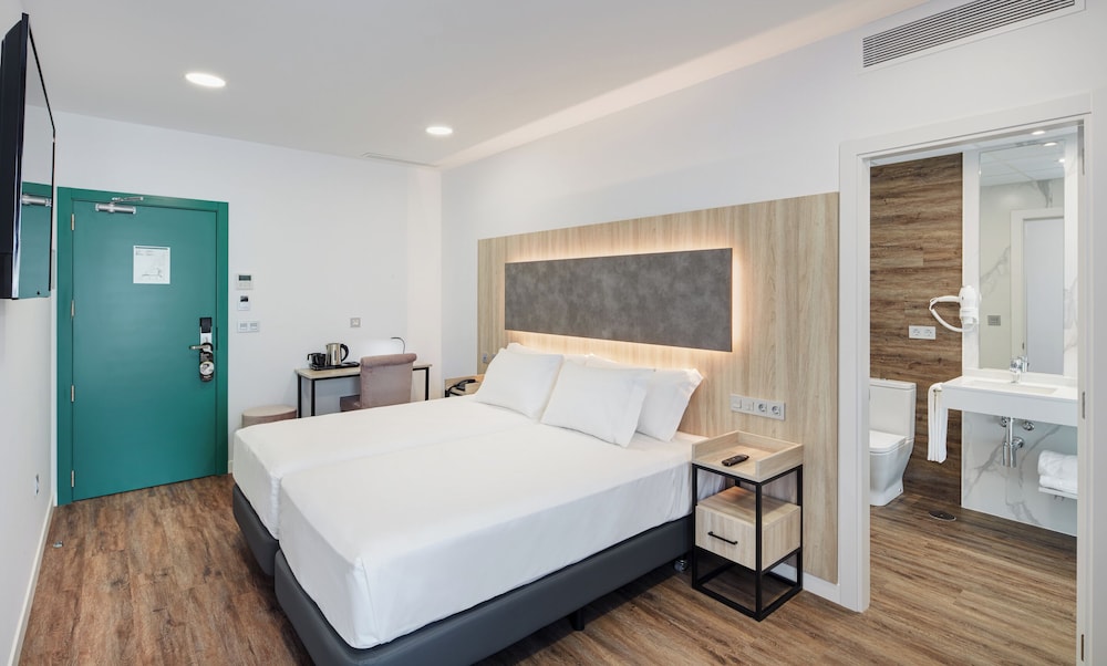 Classic Room - Photo 2