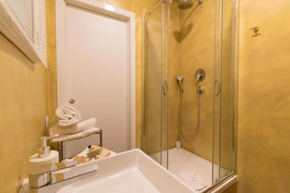 Superior Double Room, 1 Queen Bed photo 3