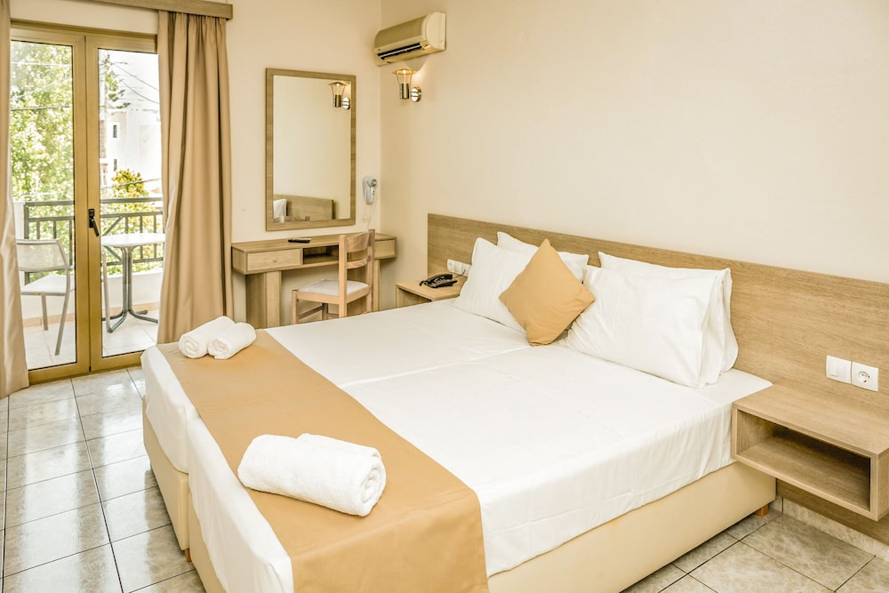 Standard Twin Room photo 3